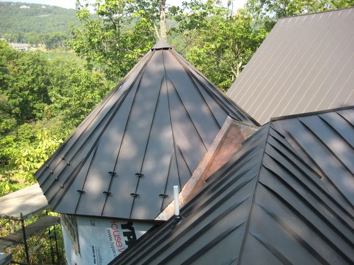 Professional Gutter Cleaning by Craftsman Roofing in Glenview